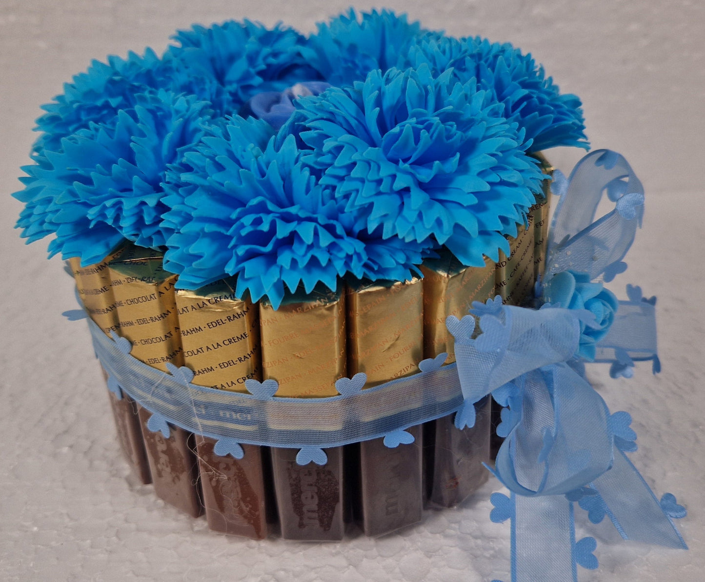 Chocolate Gift cloves blue - NERCI sweets ,soaps cloves and candle size 15cm