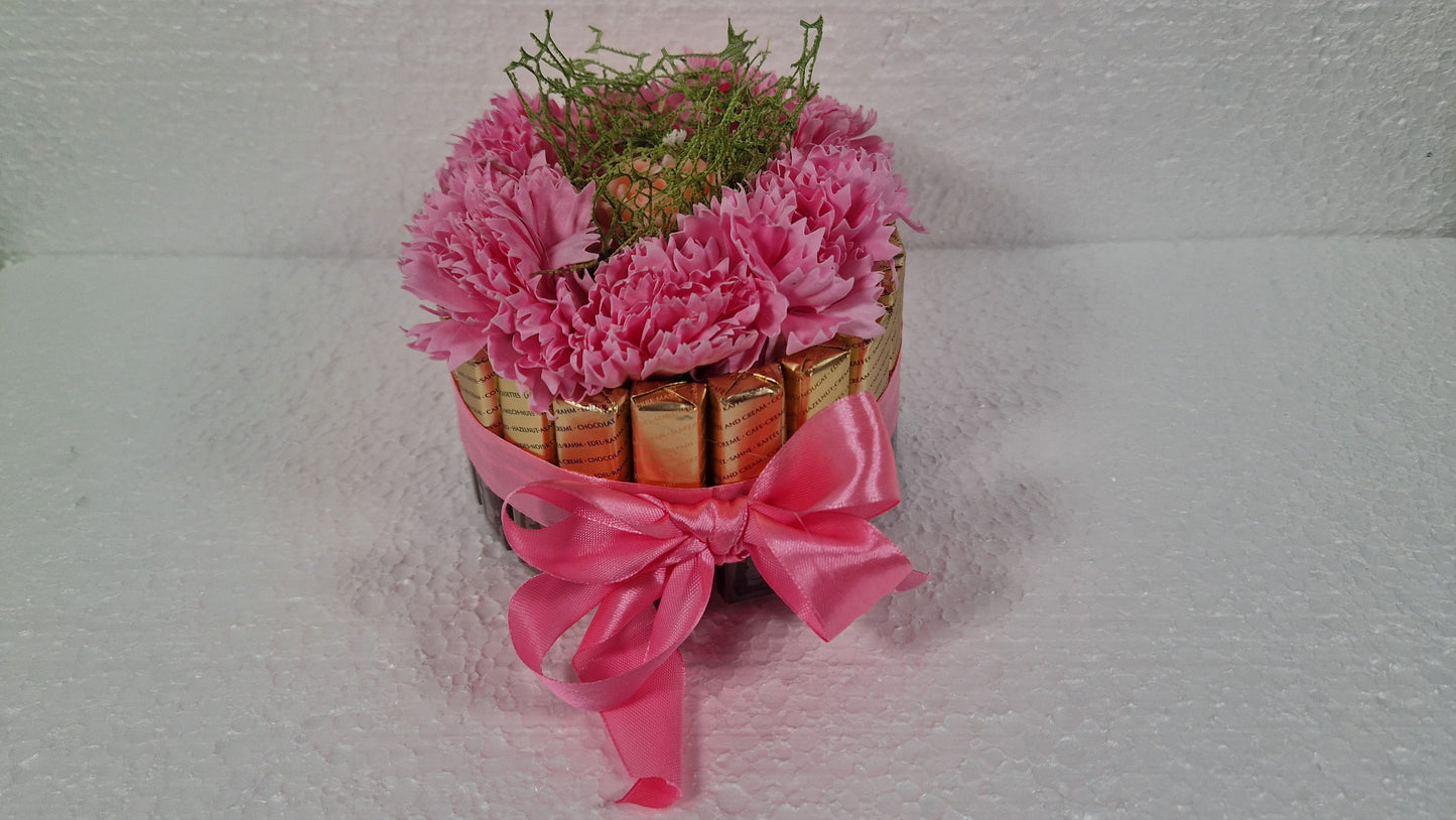 Chocolate Gift cloves pink - NERCI sweets ,soaps cloves and candle size 15cm